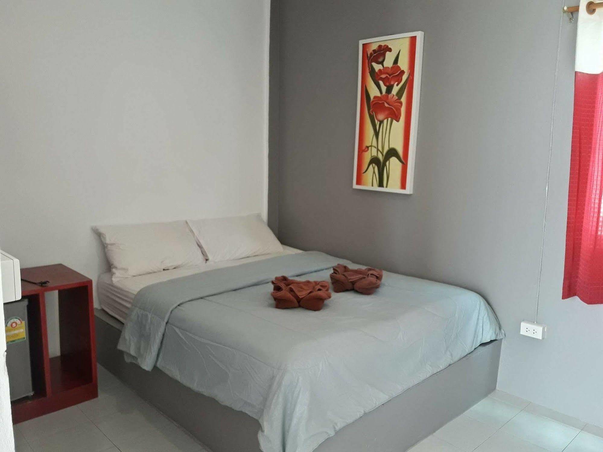 Hugs Guesthouse Ko Lanta Zewnętrze zdjęcie